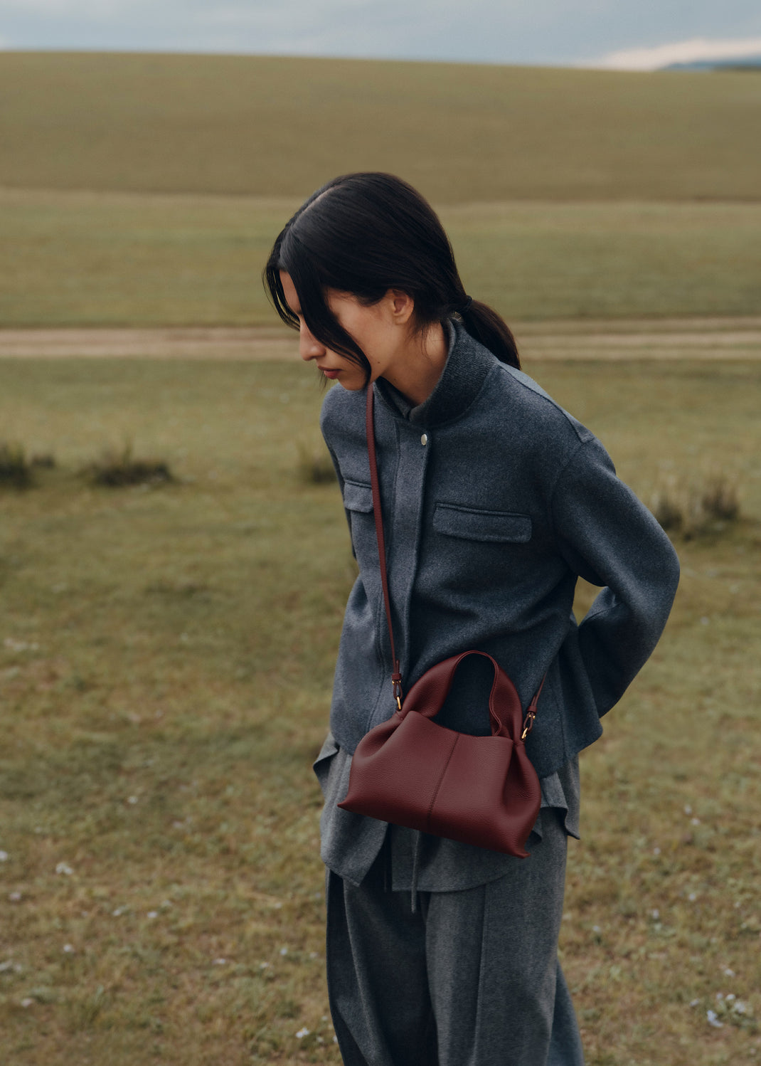 SAC POLÉNE EDITION CERISE NOIRE GRAINÉ