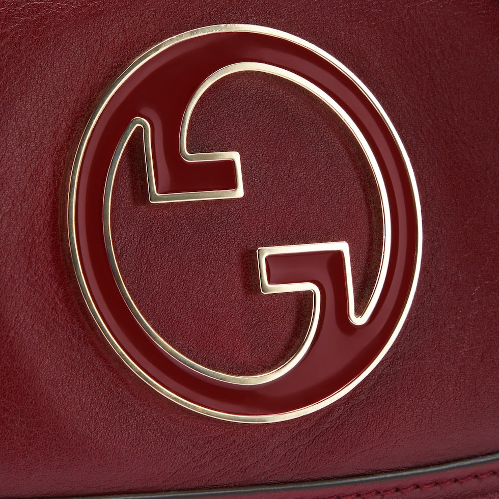 SAC À ÉPAULE GUCCI BLONDIE PETIT FORMAT EN BORDEAUX