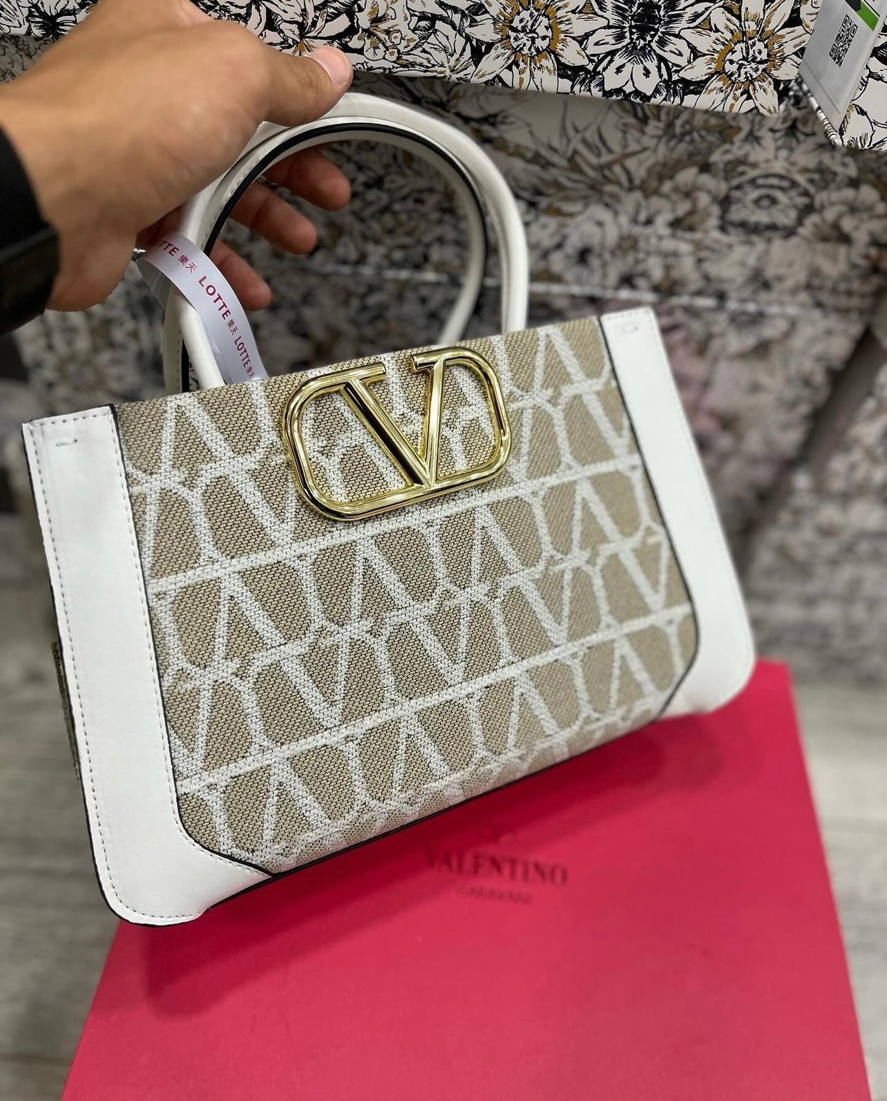 Sac à main moyen V Logo Signature Toile Iconograph