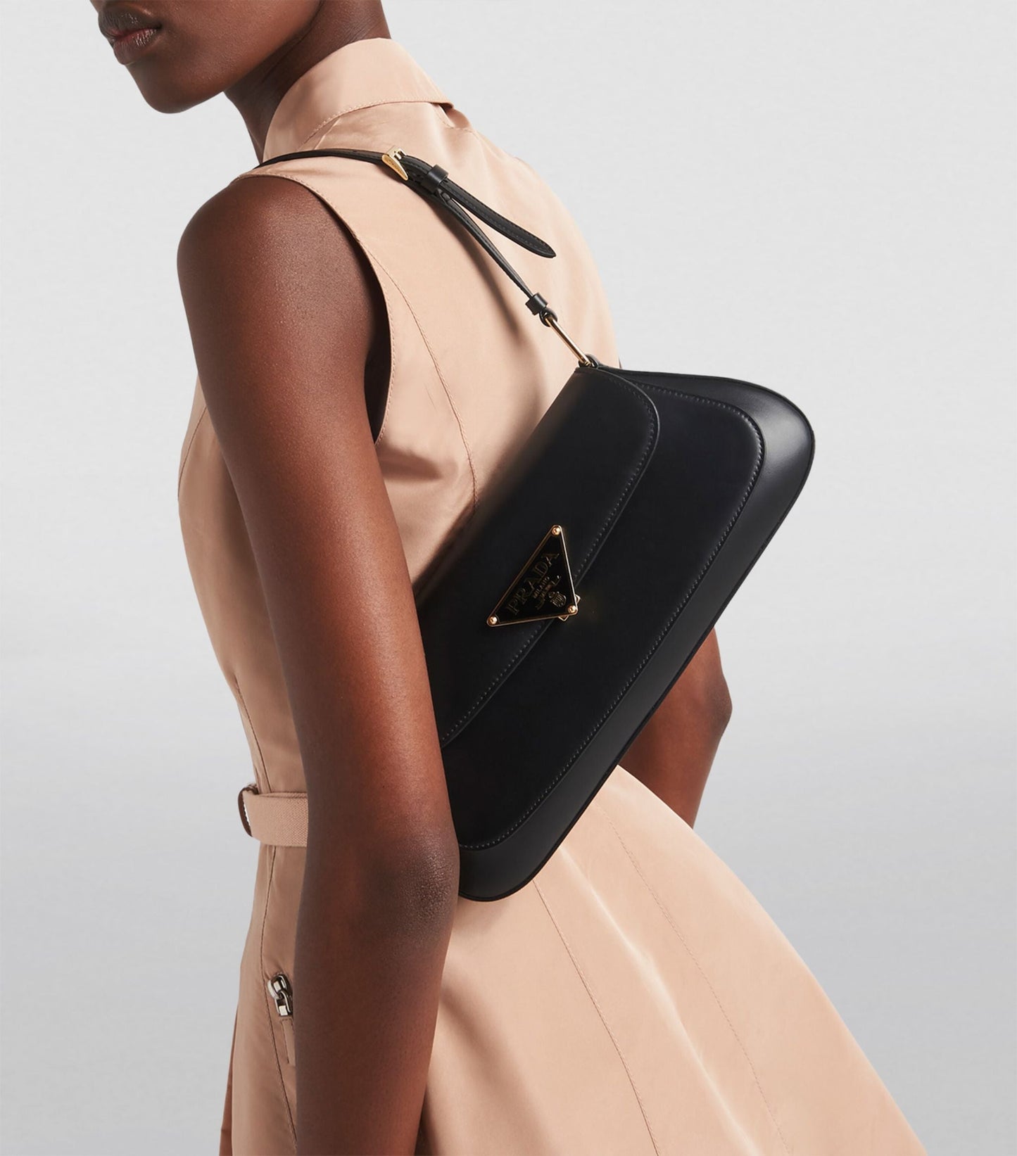 Sac porté épaule en vrai cuir verni Noir