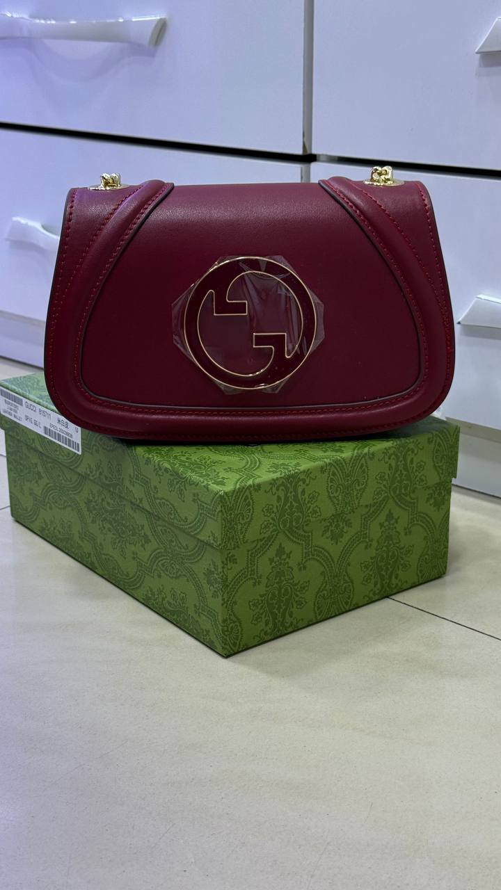 SAC À ÉPAULE GUCCI BLONDIE PETIT FORMAT EN BORDEAUX