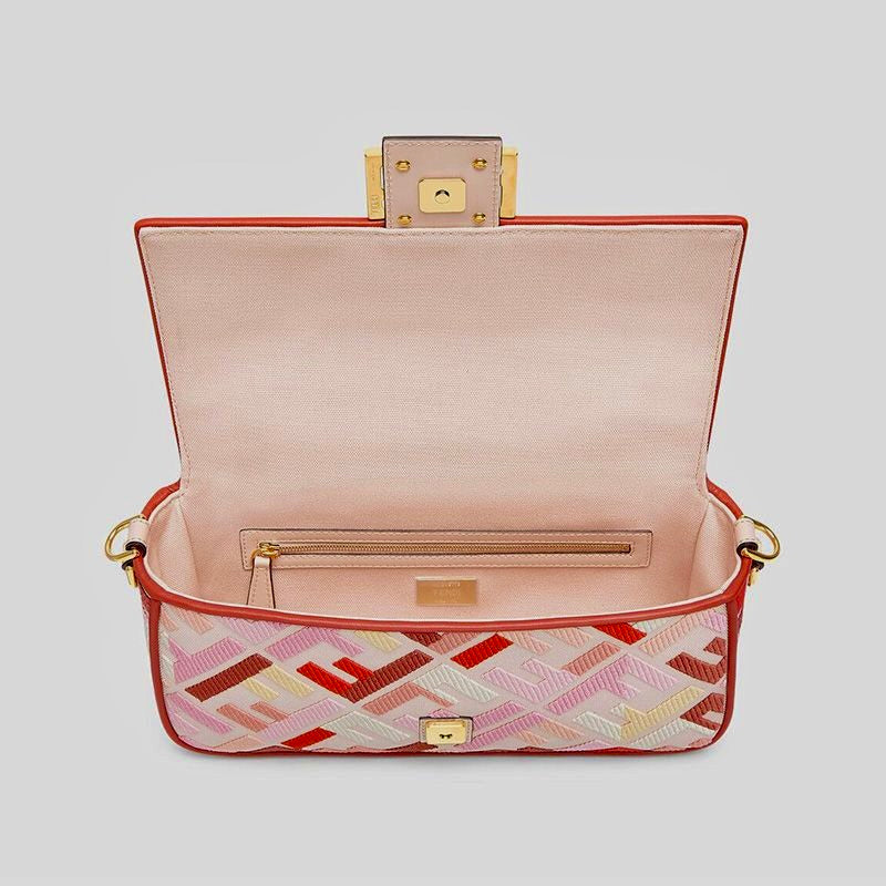 Sac Baguette moyen Fendi en toile à motif FF rose/rouge
