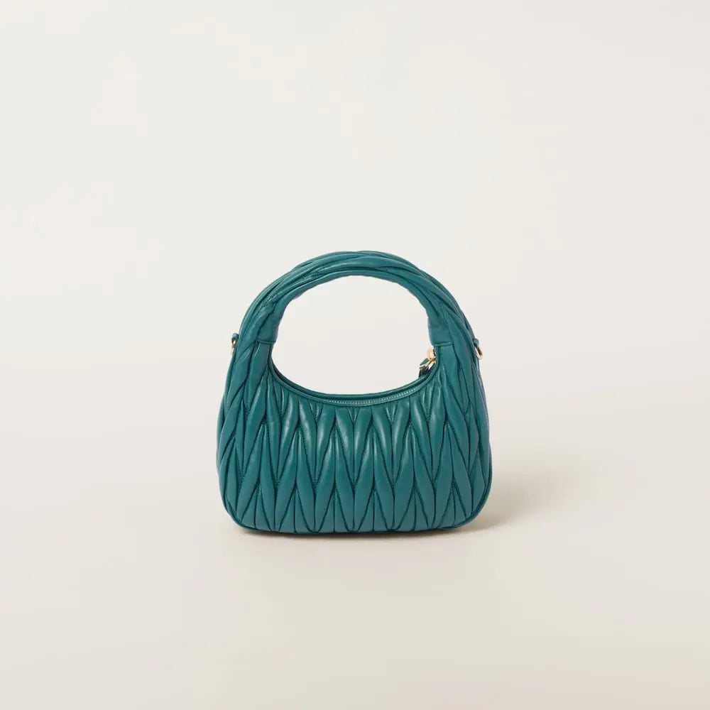 Sac hobo Wander nappa matelassé en bleu lagon