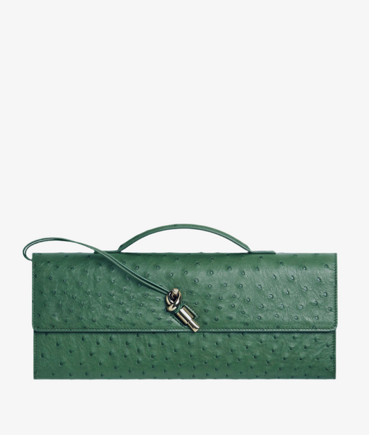 Pochette à anse en autruche avec fermeture knot signature.