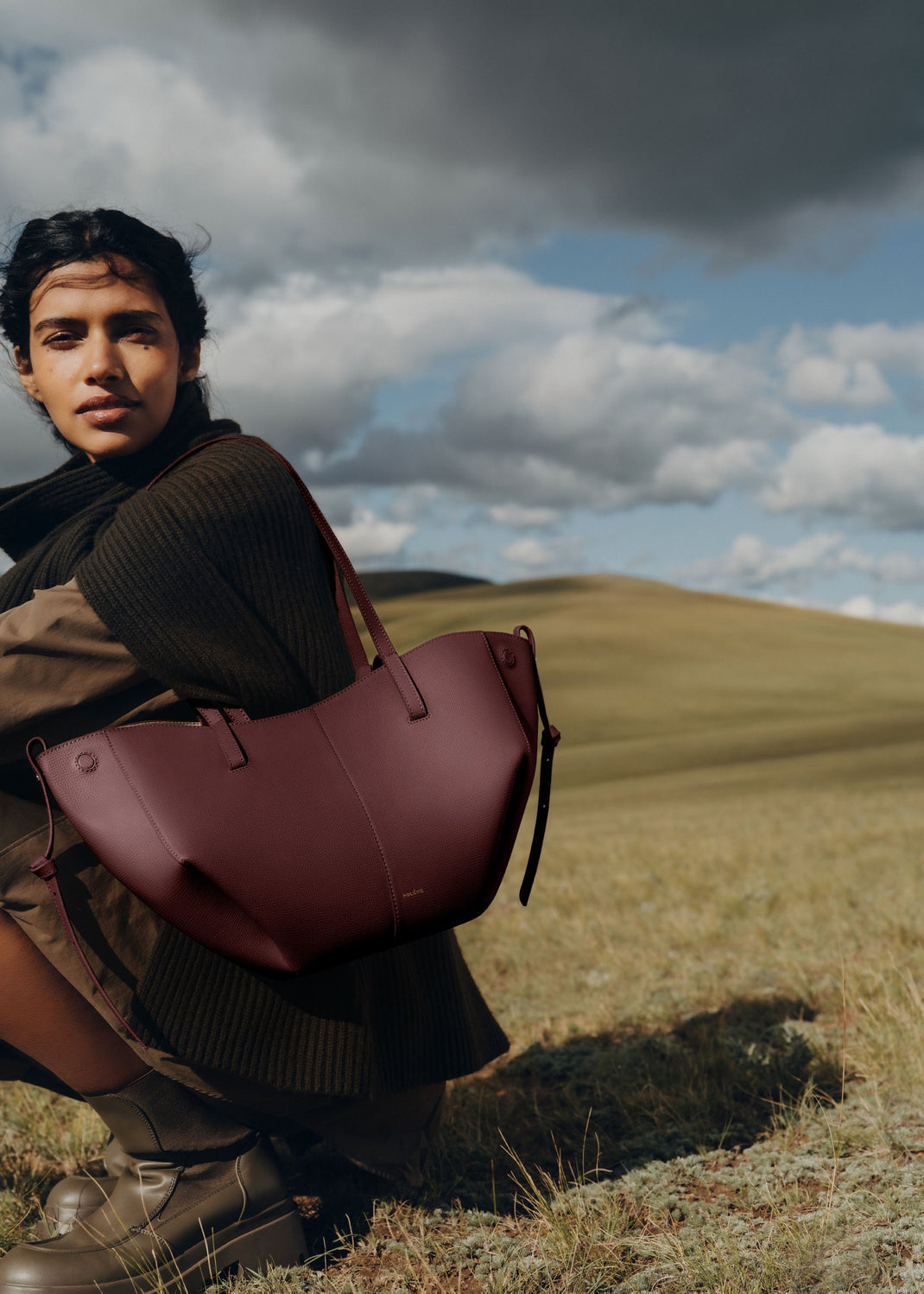SAC POLÉNE EDITION CERISE NOIRE GRAINÉ