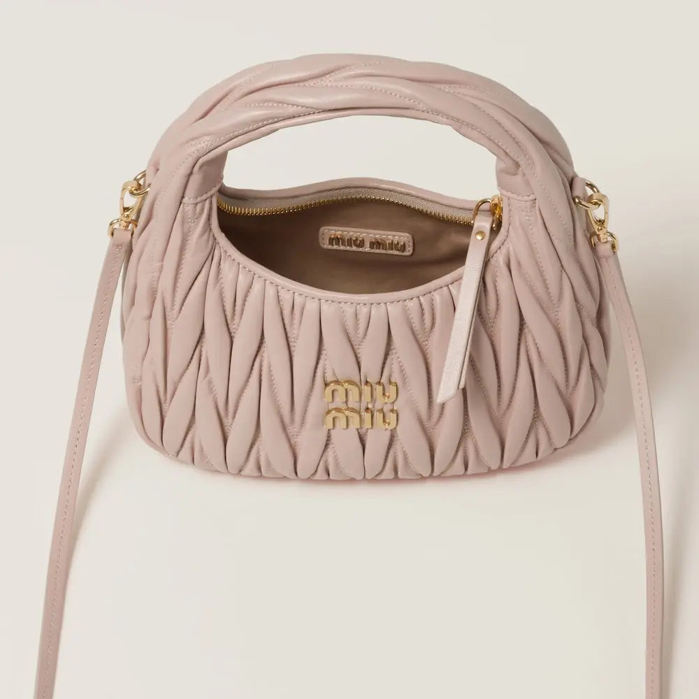 Sac hobo Wander nappa matelassé en rose poudré