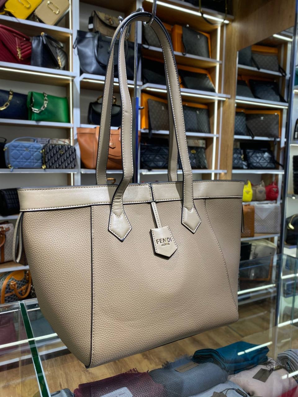 Sac Fendi Origami sac transformable en couleur taupe